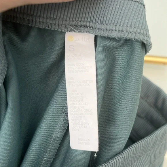 Zella Live In Pocket Joggers in Grey Thunder - Picture 13 of 13